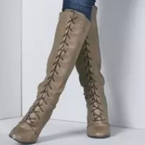 Lace up tall Boots